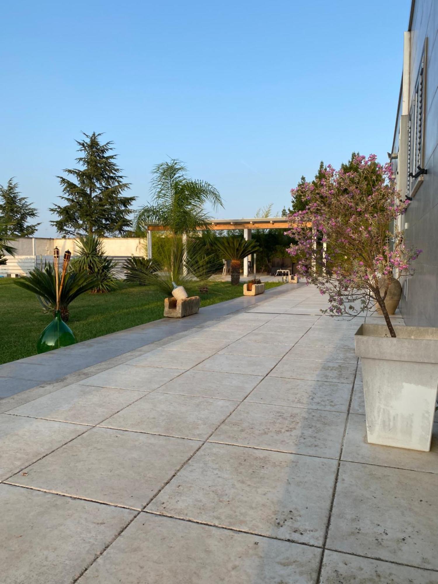 B&B Italia Carmiano  Extérieur photo